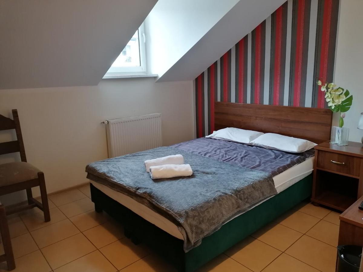 Pensjonat Telimena Hotel Zwierzyniec Bagian luar foto