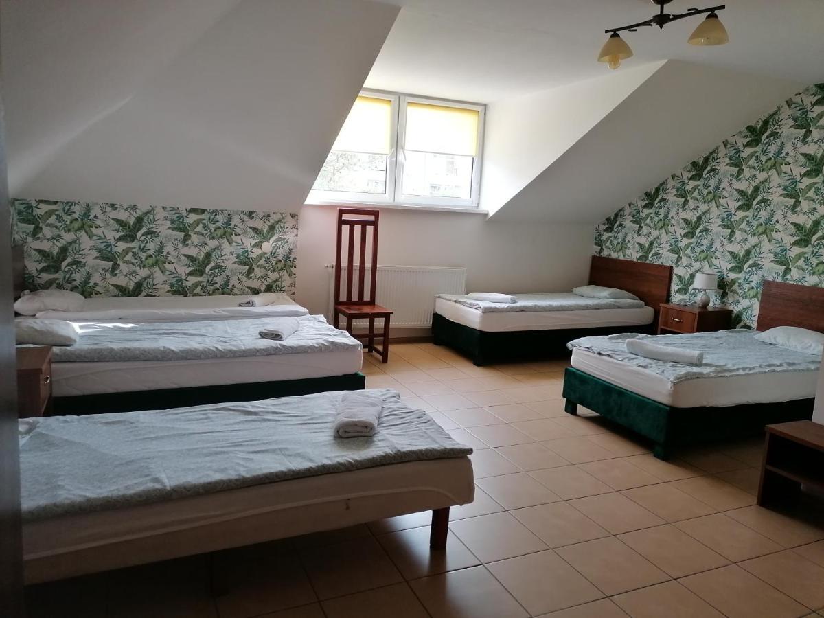 Pensjonat Telimena Hotel Zwierzyniec Bagian luar foto