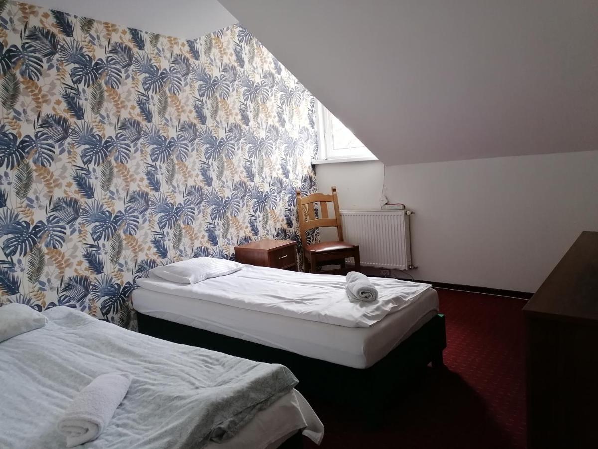 Pensjonat Telimena Hotel Zwierzyniec Bagian luar foto