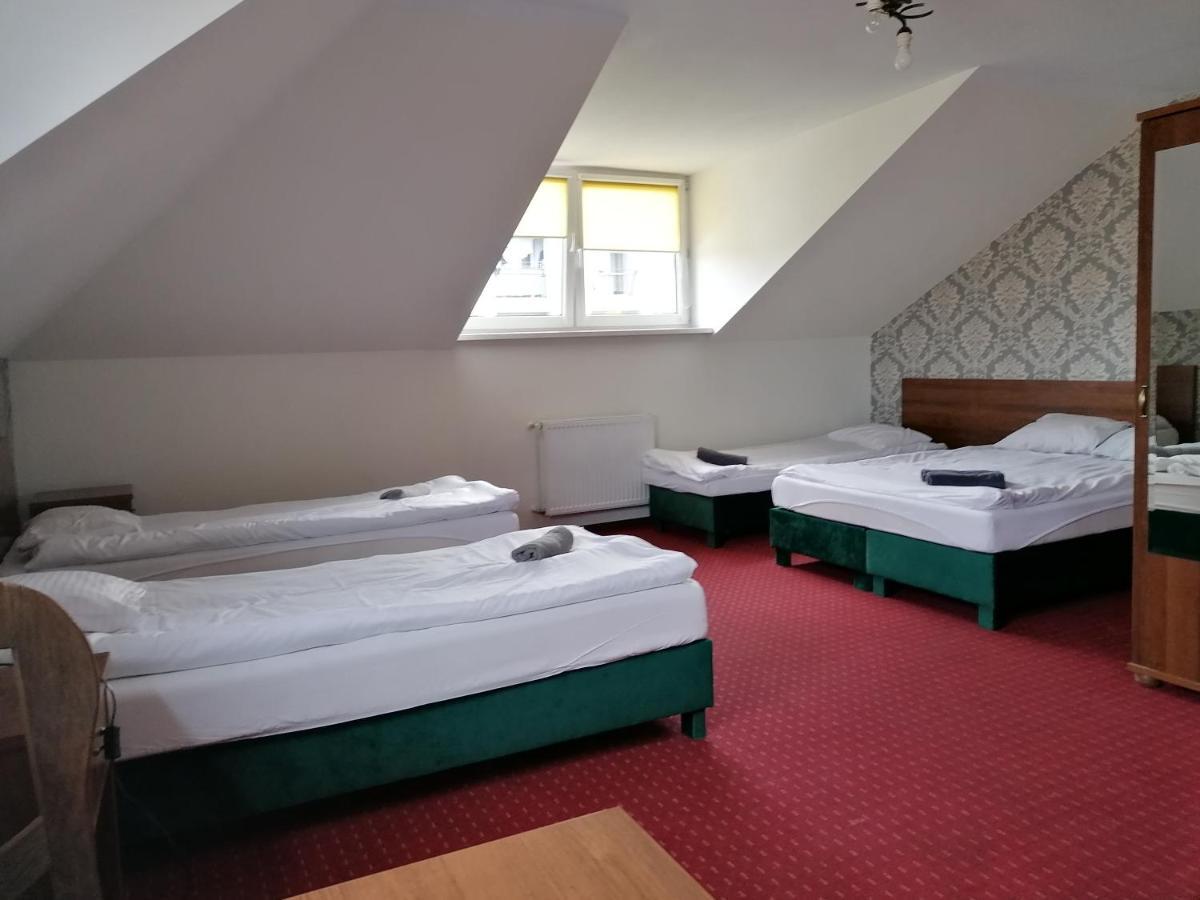 Pensjonat Telimena Hotel Zwierzyniec Bagian luar foto