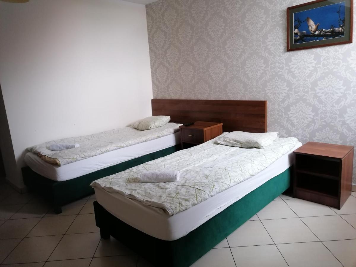 Pensjonat Telimena Hotel Zwierzyniec Bagian luar foto
